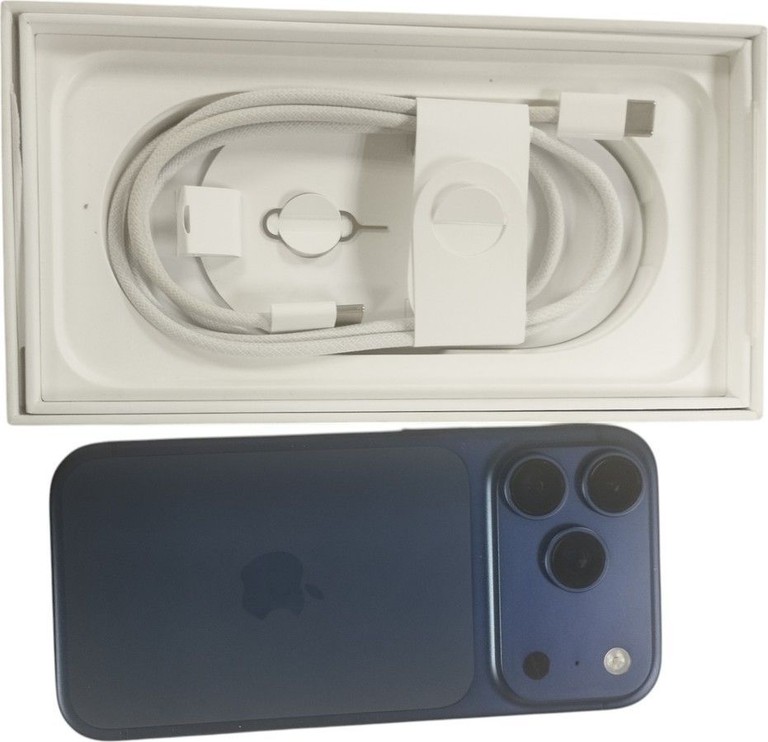 Купить Apple iPhone 17 Pro 256GB Deep Blue (MG8J4) Б/У