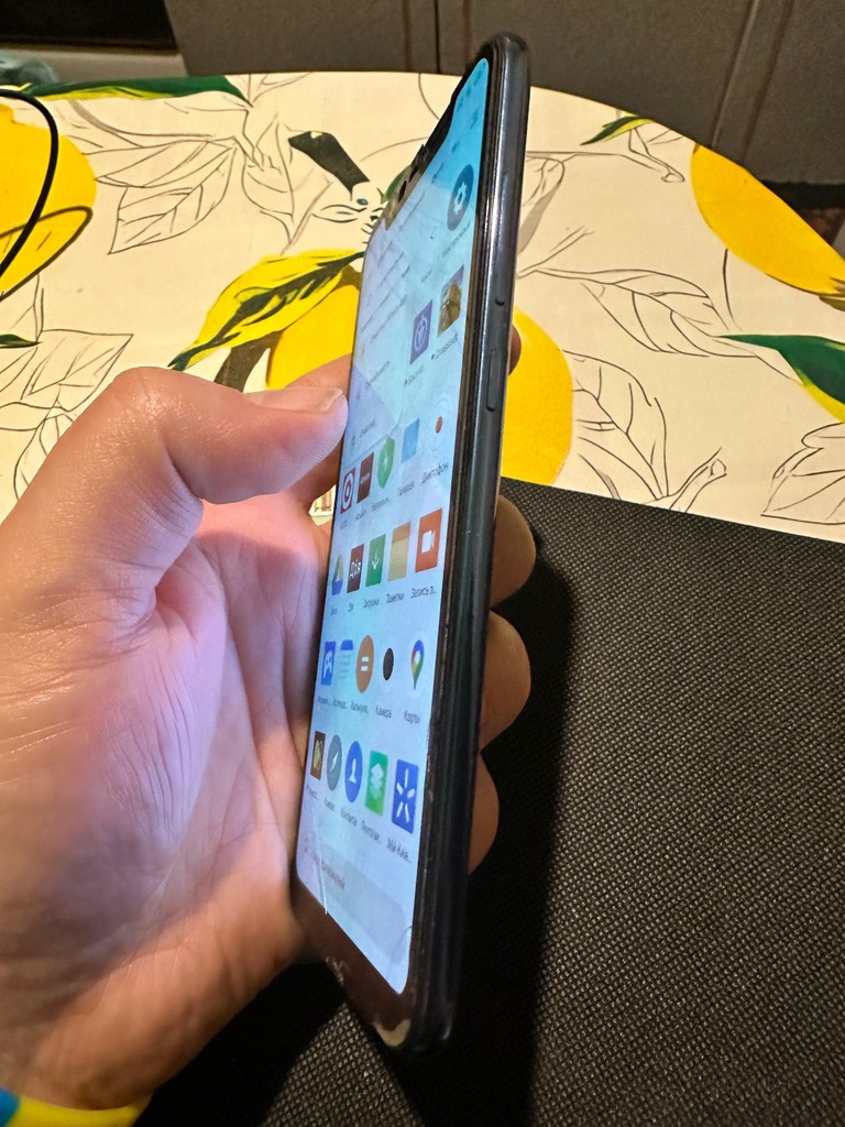 Дешево Xiaomi Mi 8 8/128GB Black з ломбарду