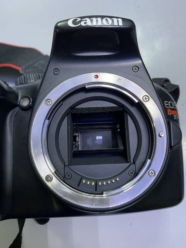 Canon eos rebel t3 canon ef-s 18-55mm без автофокуса Код:01-18709249. Зображення 6