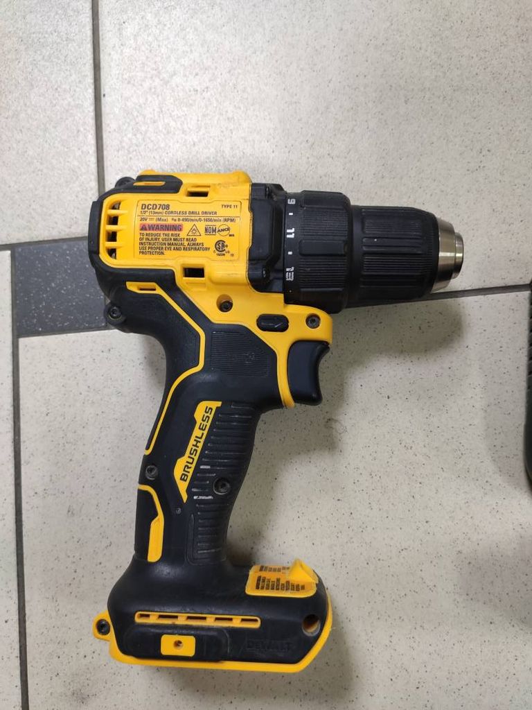 Dewalt dcd708 1акб li-ion + зу