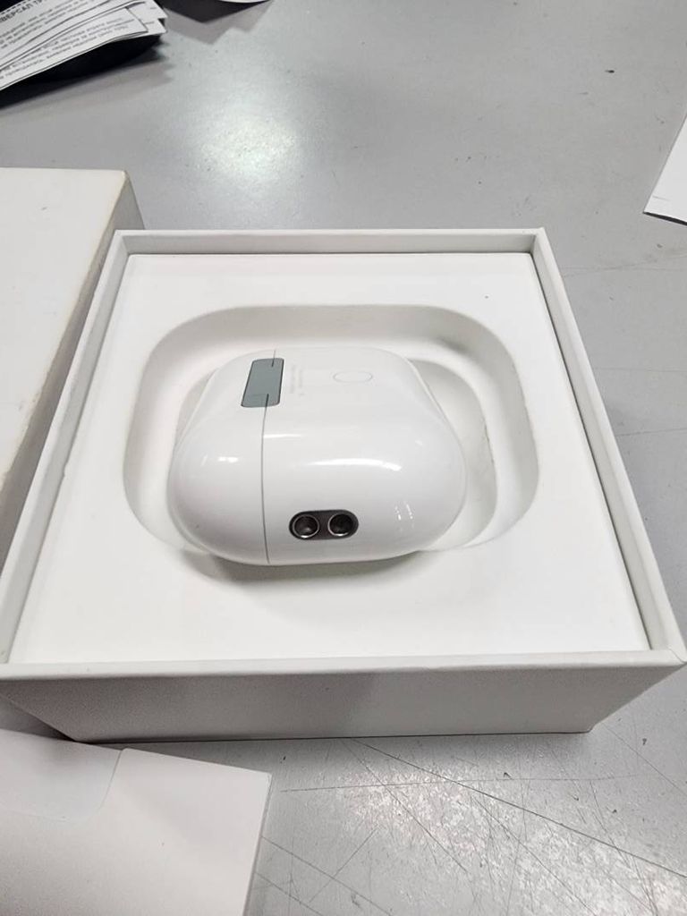 Apple airpods pro 2nd generation with magsafe charging case usb-c