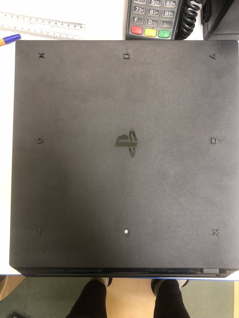 Sony playstation 4 pro 1tb