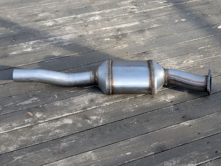 Объявление Дизельний Каталітичний Нейтралізатор ДИЗЕЛЬНИЙ САЖОВИЙ ФІЛЬТР DPF AUDI A6 C6 3.0TDI 2004-МАТЕРІАЛ: CORDIITE. Новий.  Б/У