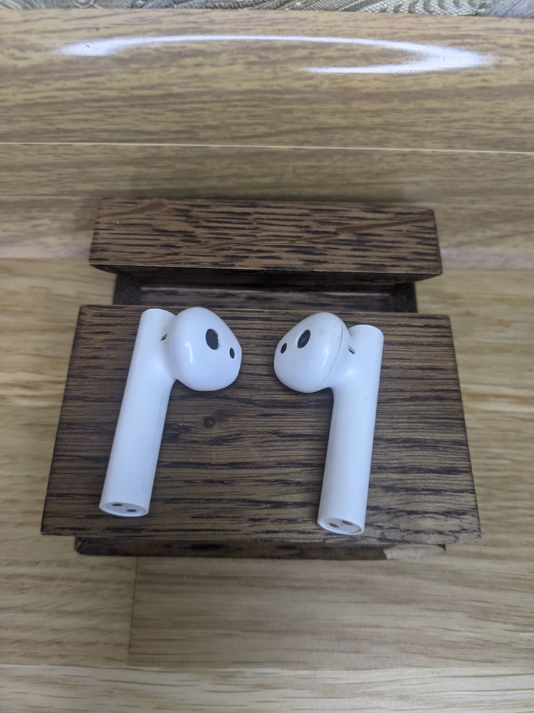 Дешиво Xiaomi Mi Air 2 (TWSEJ02JY, ZBW4493GL) с ломбарда