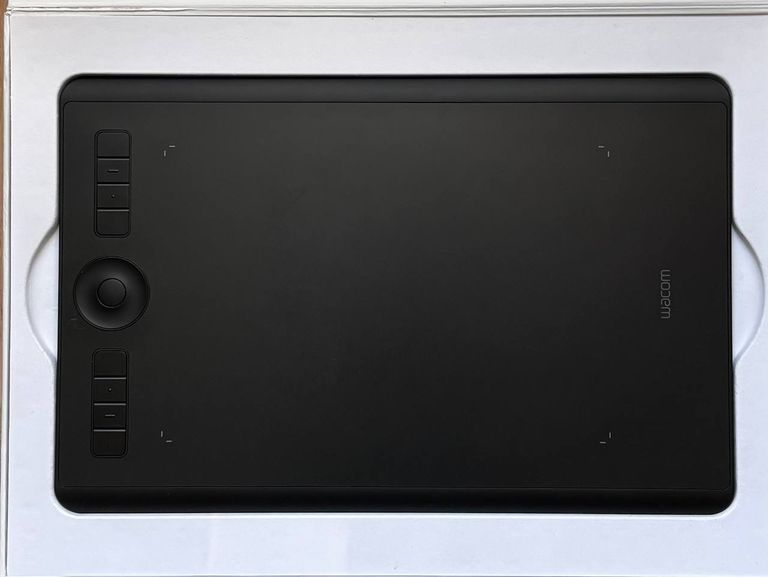 Купить Графічний планшет Wacom Intuos Pro M (PTH-660-N) Б/У