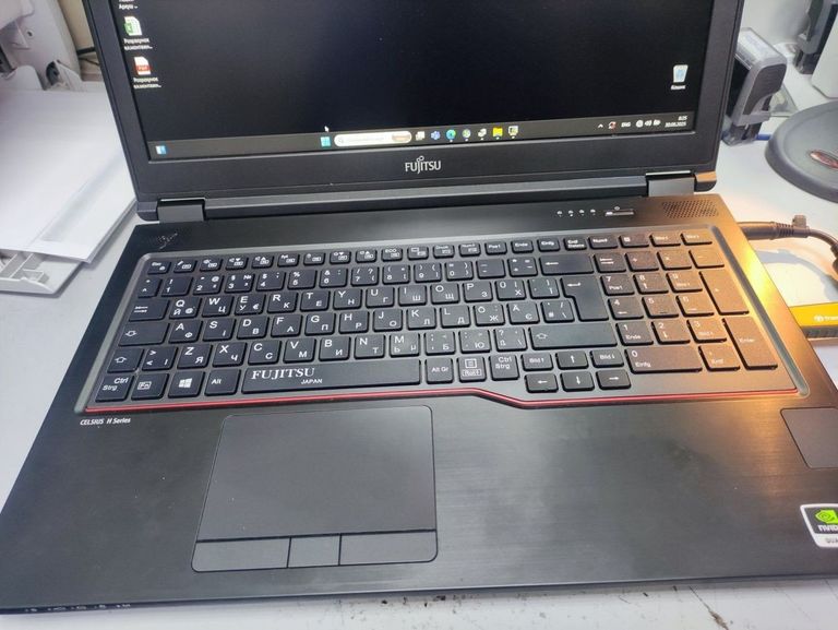 Дешиво Fujitsu 15/core i7 8750h ddr4/32gb ddr4/hdd *відсутній/ssd 512 gb/quadro p600 4gb с ломбарда