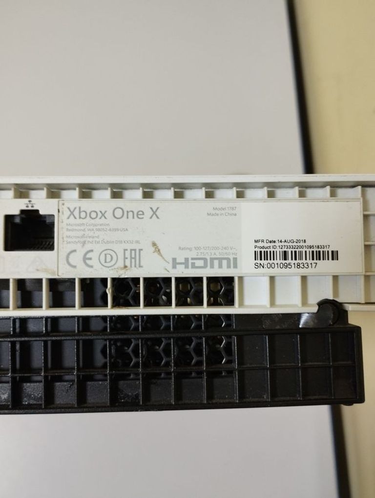 Microsoft Xbox One X 1TB White Код:01-200740062. Изображение 7