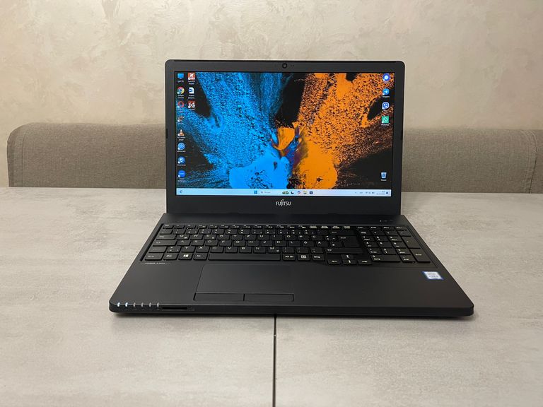 Купити Ноутбук Fujitsu LifeBook A557, 15,6" FHD IPS, i5-7200U, 16GB, 250GB SSD Б/У