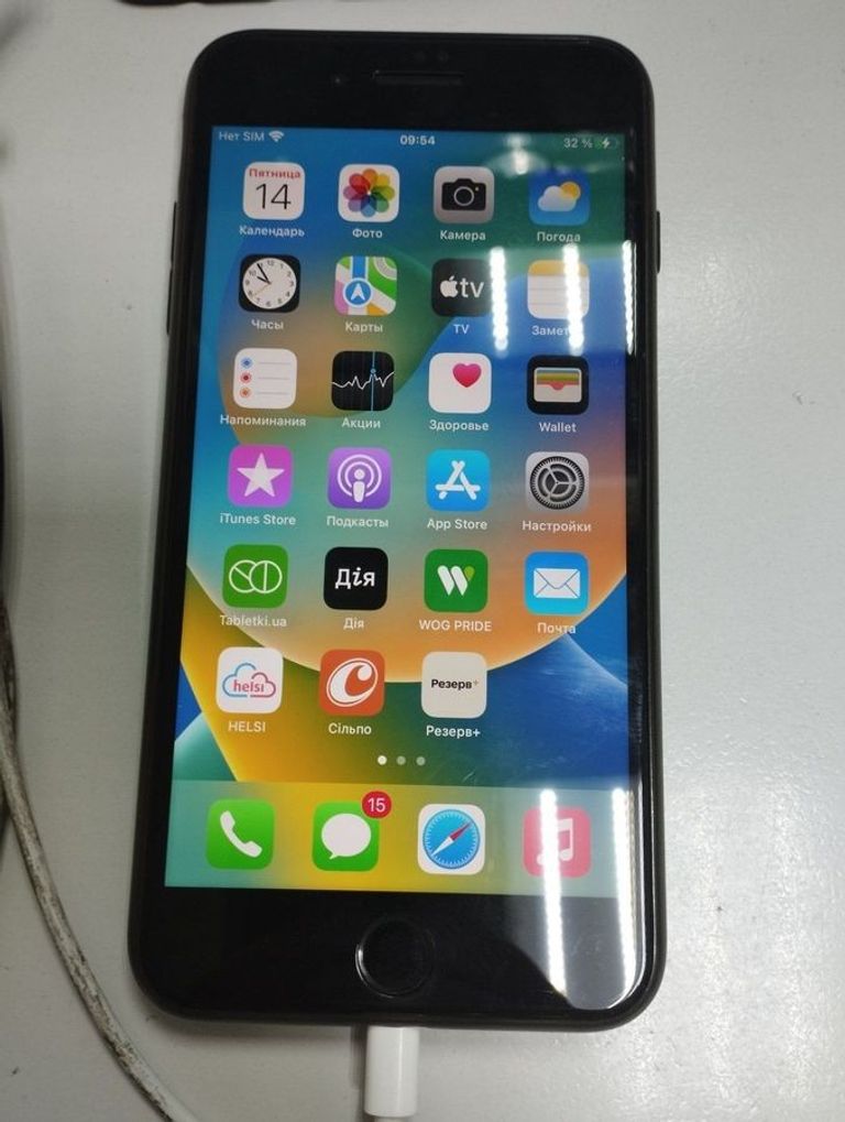 Apple iphone 8 plus 64gb Код:01-200788849. Зображення 8