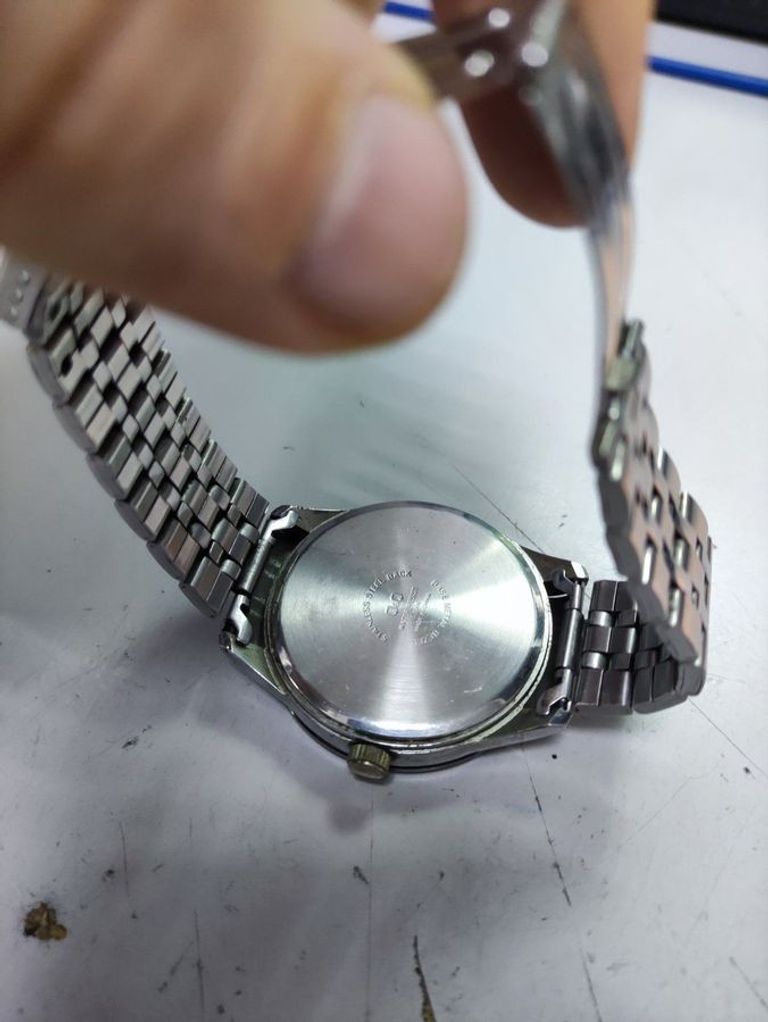 Дешево Q&Q ce02j402y з ломбарду