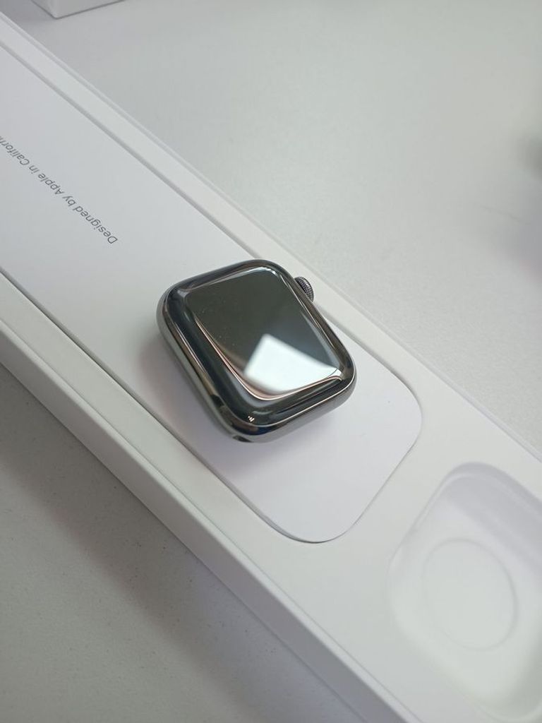 Дешево Apple Watch Series 5 LTE 44mm Steel w. Steel Milanese Loop - Steel (MWW32) з ломбарду