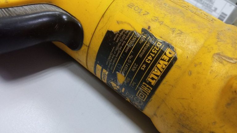 Дешево Dewalt D25143K з ломбарду