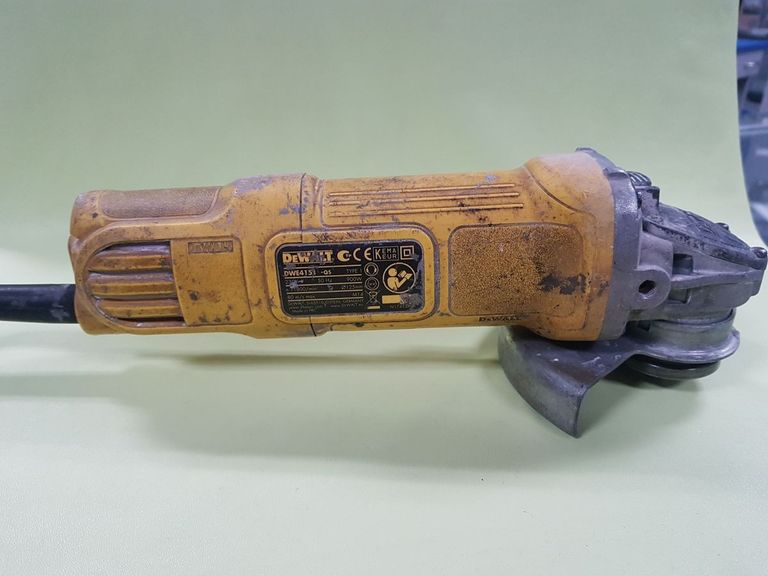 Распродажа Dewalt DWE4151, продавец Техноскарб