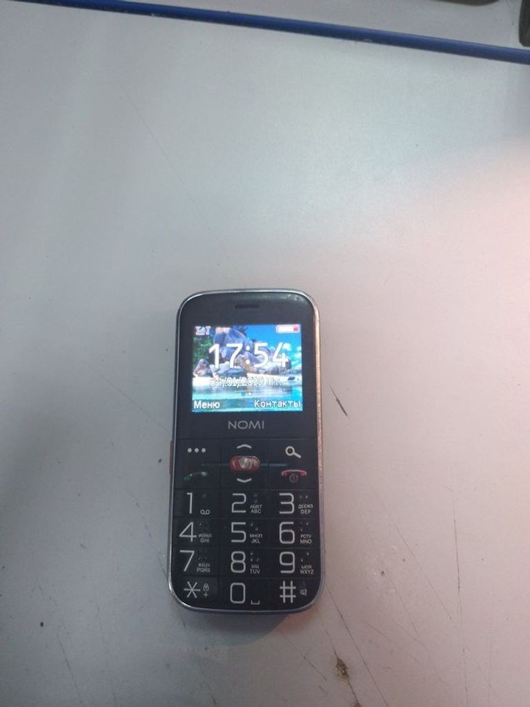 Купить Nomi i220 Red Б/У