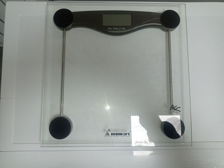 Купити Momert 5873 Б/У