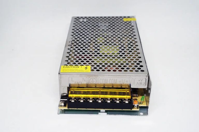 Купити Адаптер / блок живлення 12V 15A, в металевому корпусі / Трансформатор для світлодіодної стрічки Б/У