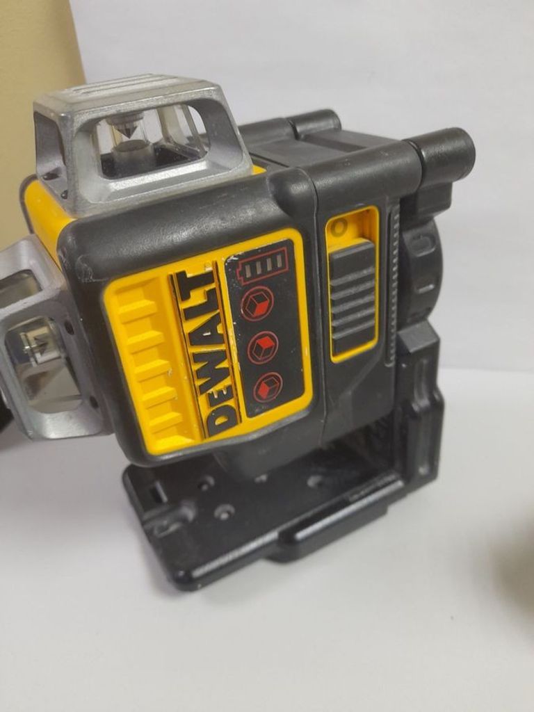 Дешево Dewalt DCE089D1R з ломбарду