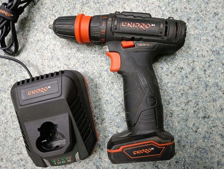 Оголошення Dnipro-M cd-12qx 1акб зп Б/У