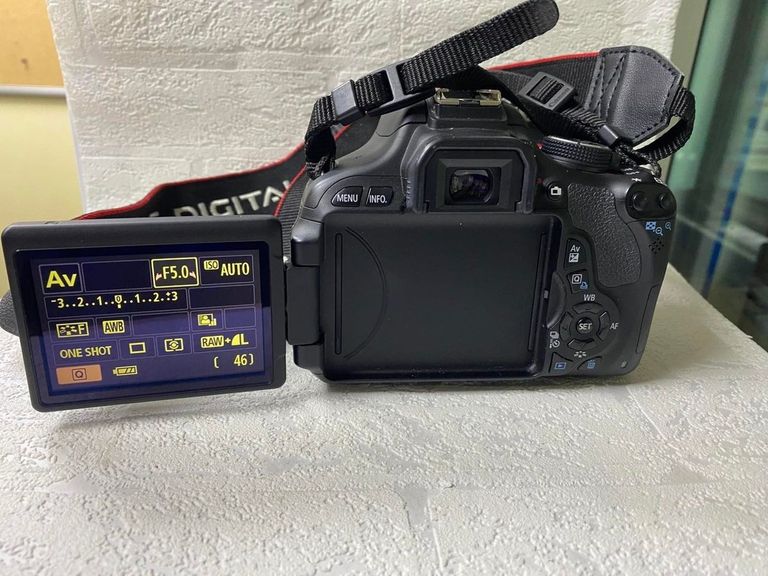 Объявление Canon eos 600d + ef-s 18-55mm 1:3.5-5.6 is ii Б/У