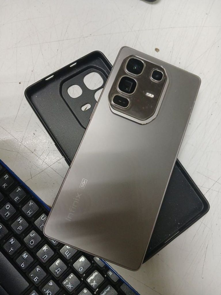 Дешиво Infinix Note 50 Pro+ 12/256GB Enchanted Purple (4894947070075) с ломбарда