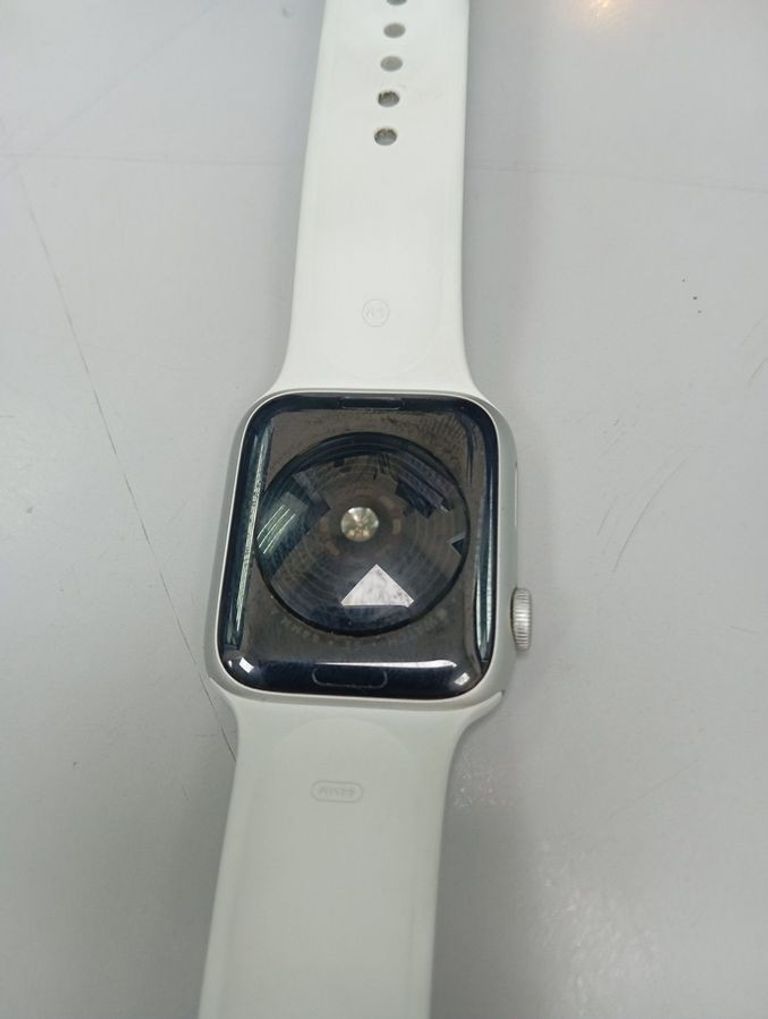 Оголошення Apple se 44mm a2352 Б/У