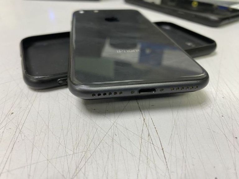 Купити Apple iphone 8 64gb Б/У