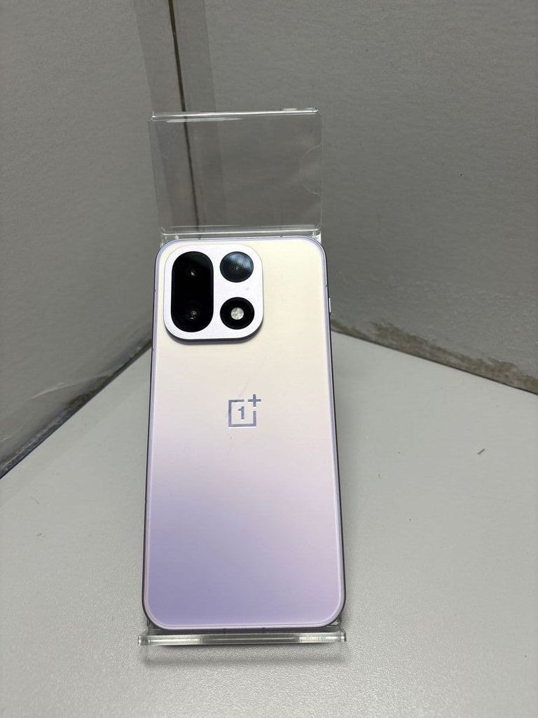 Купити Oneplus 15 16/512GB Purple Б/У