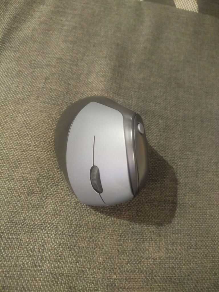 Дешево Trust Bayo Ergonomic Rechargeable Wireless Mouse з ломбарду