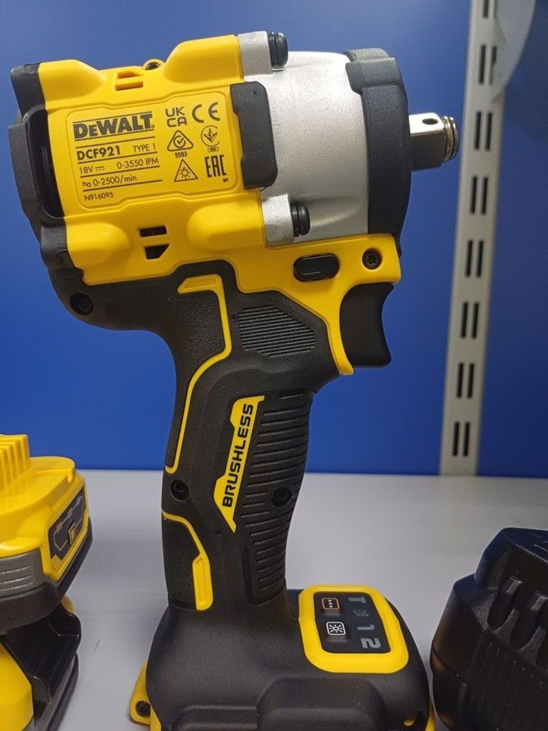Дешиво Dewalt DCF921D2T с ломбарда