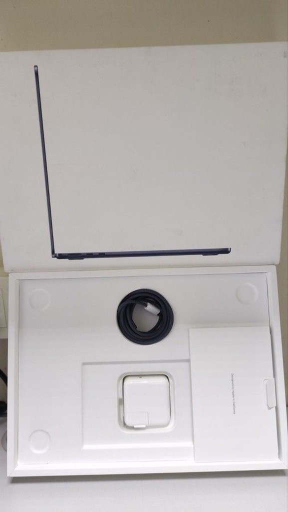 Оголошення Apple macbook air 13,6" 2025 mc6t4 / apple m4/ 8 core gpu/ ram 16gb/ ssd 256gb/ a3240 Б/У