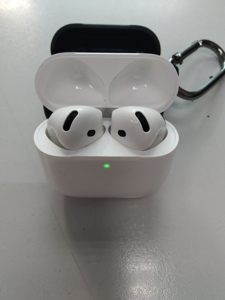 Оголошення Apple airpods 4 with active noise cancellation Б/У