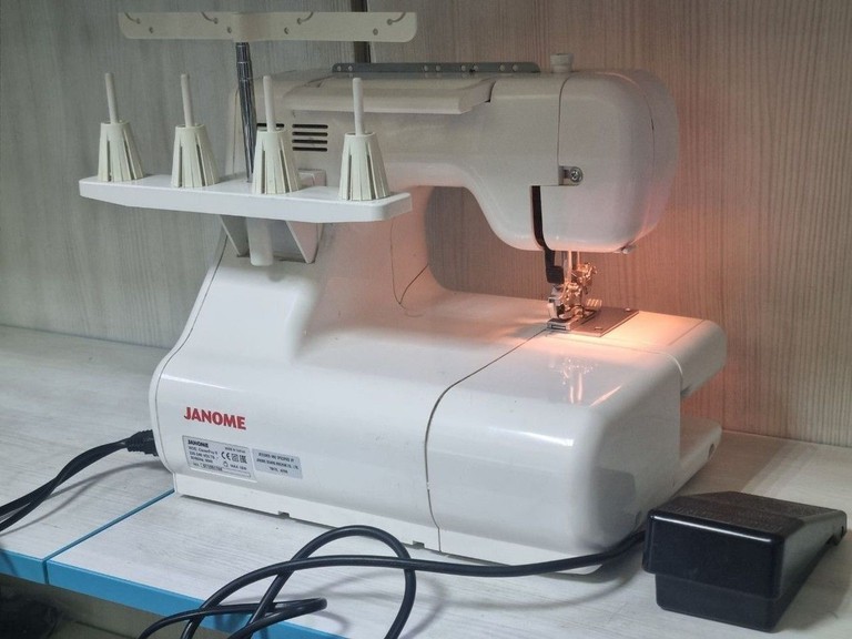 Оголошення Janome CoverPro II Б/У