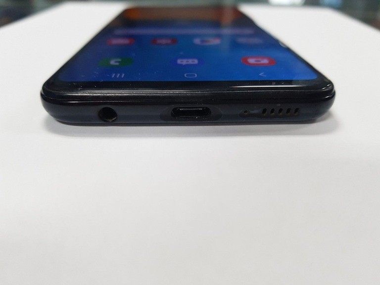 Дешево Samsung galaxy a20e sm-a202f 3/32gb з ломбарду