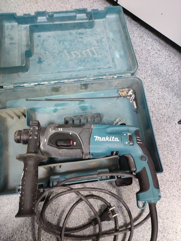 Купити Makita HR2470 Б/У