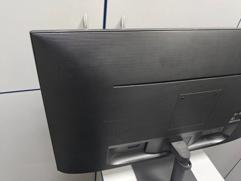 Samsung S32AM704NR Black Smart Monitor M7 (LS32AM704URXEN) Код:01-201071294. Зображення 8