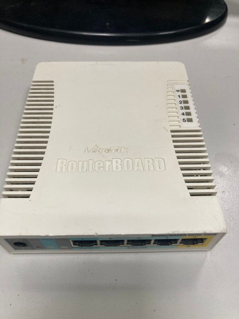 Купити Mikrotik RB951Ui-2HND Б/У