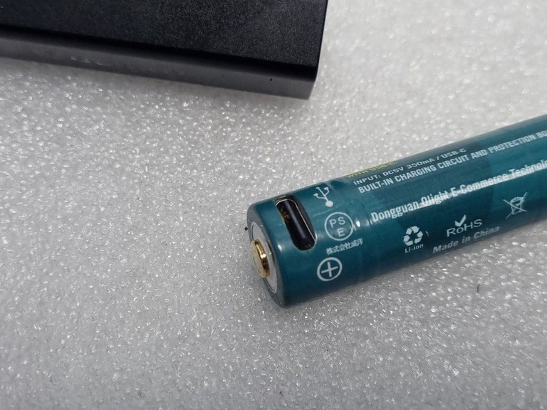 Дешиво Olight Diffuse Black 700 люменів с ломбарда