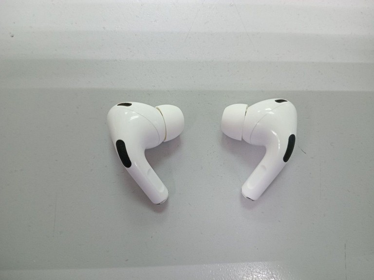 Apple airpods pro 2nd generation with magsafe charging case usb-c Код:01-201147101. Зображення 5