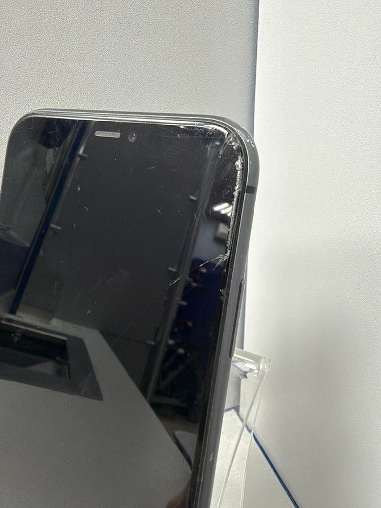 Apple iphone 11 128gb Код:01-201152835. Изображение 7