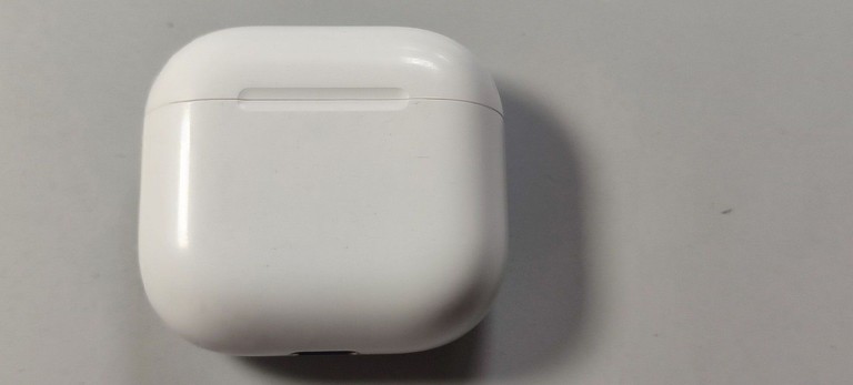 Дешево Apple airpods 4 з ломбарду