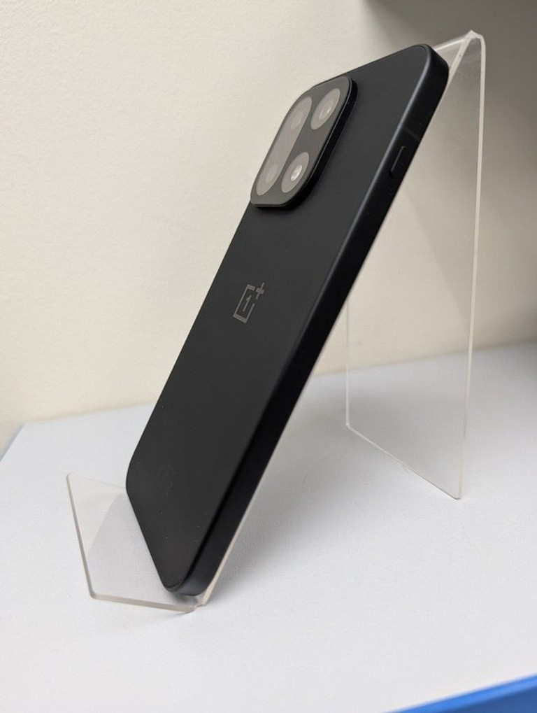 Розпродаж Oneplus 15 16/512GB Purple, продавець Техноскарб