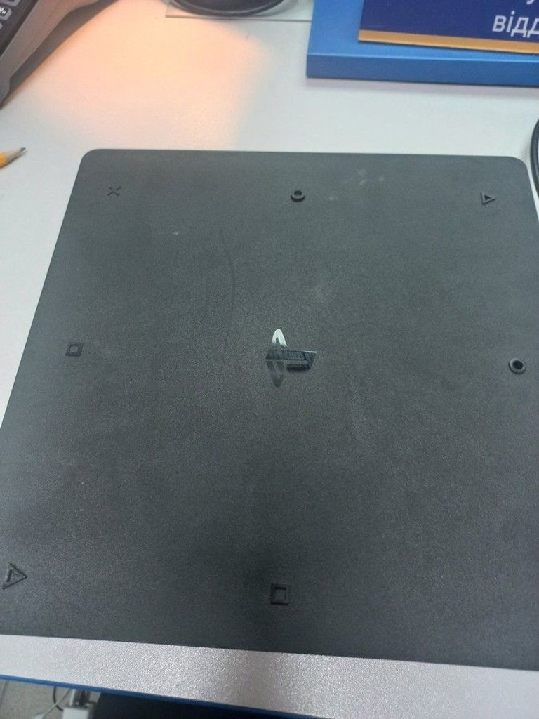 Дешево Sony playstation 4 1tb з ломбарду