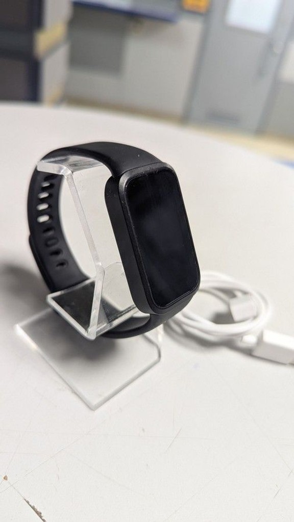 Дешиво Xiaomi smart band 9 active с ломбарда