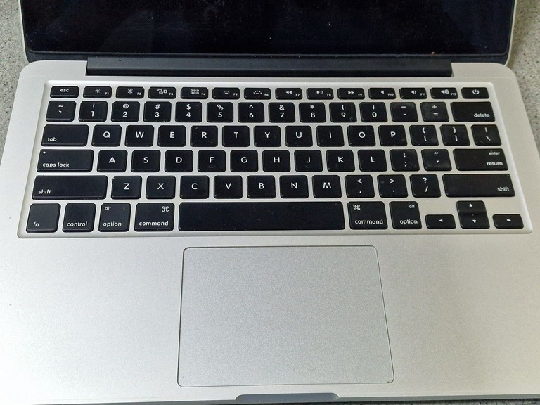 Оголошення Apple macbook pro a1502, 13,3 core i5 2.4ghz, ram 4gb. ssd 128gb, intel iris 1536mb Б/У