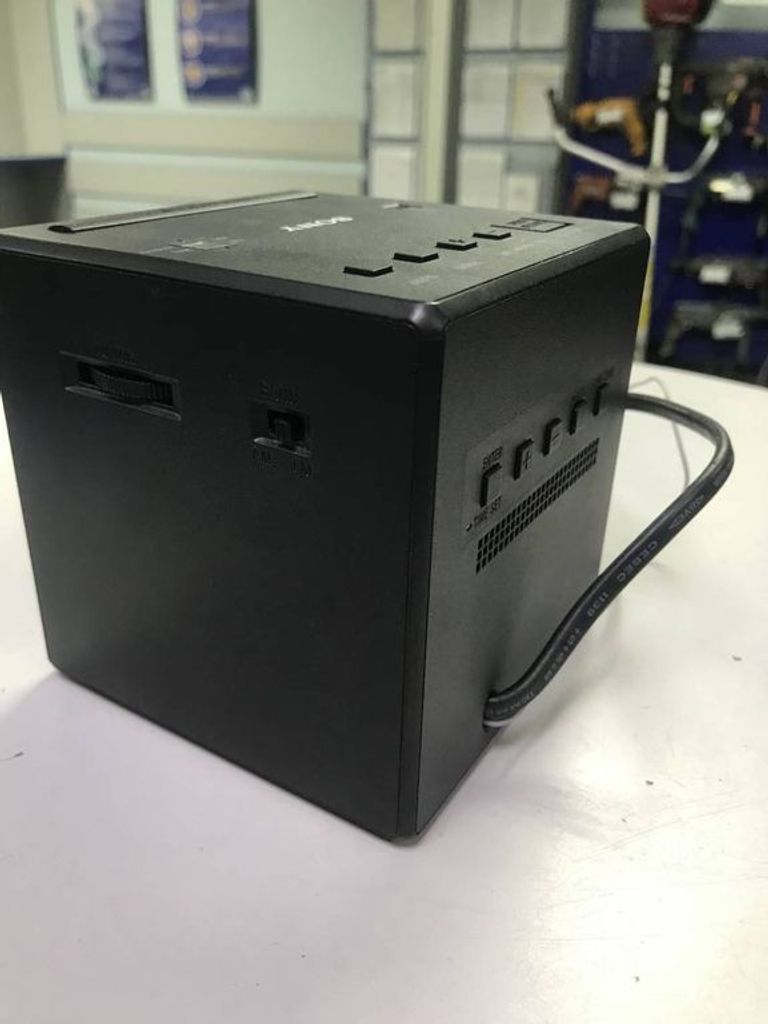 Дешиво Sony ICF-C1 Black с ломбарда