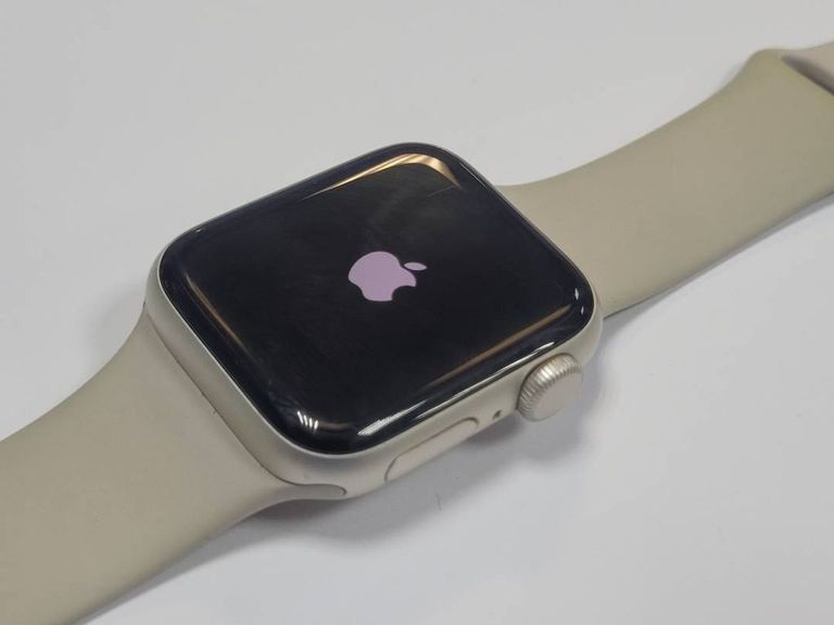 Оголошення Apple watch&nbsp;se 2-го&nbsp;поколения gps 40mm al a2722 Б/У