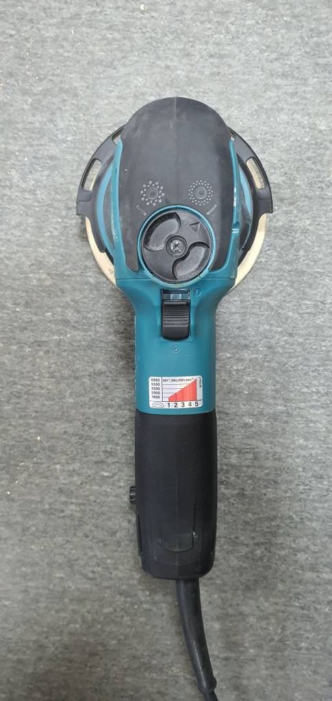 Makita BO6050