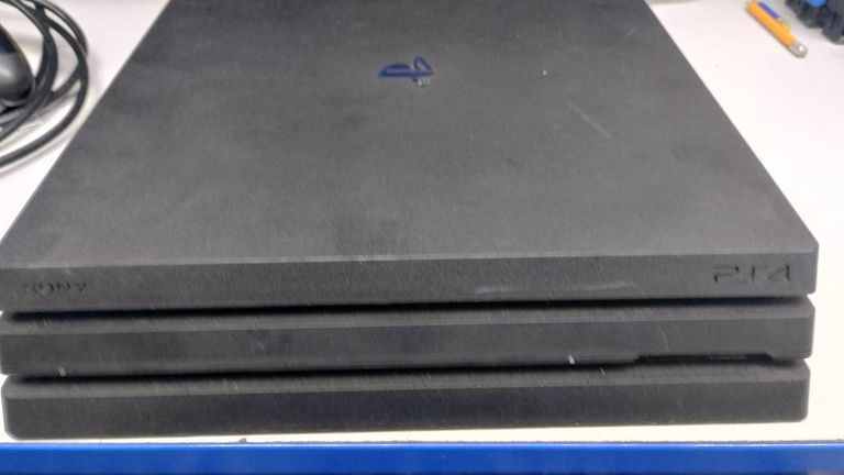 Sony playstation 4 pro 1tb