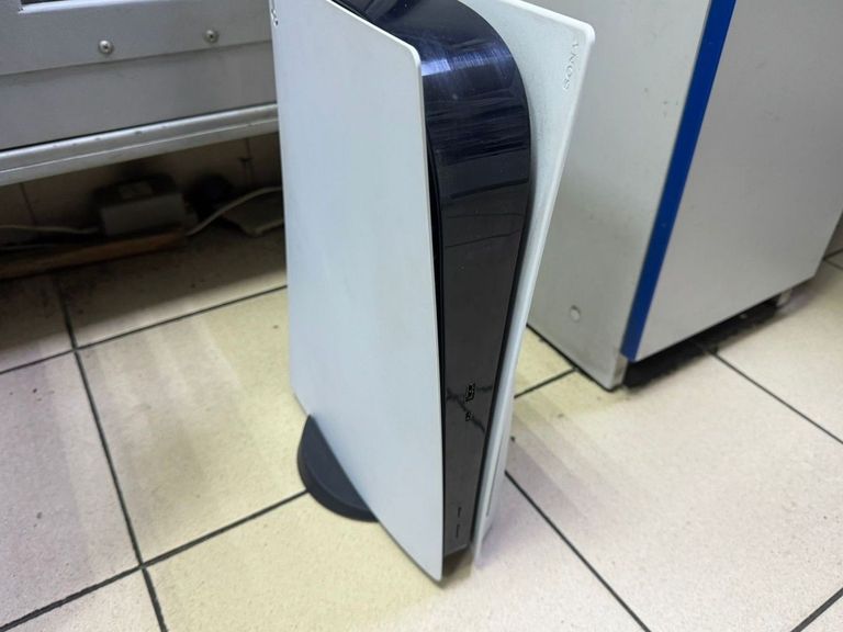 Купити Sony PlayStation 5 Digital Edition 825GB Б/У