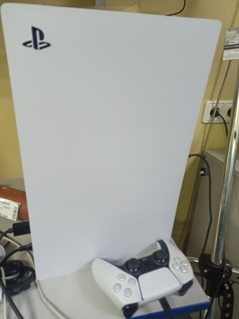 Купить Sony PlayStation 5 825GB Б/У